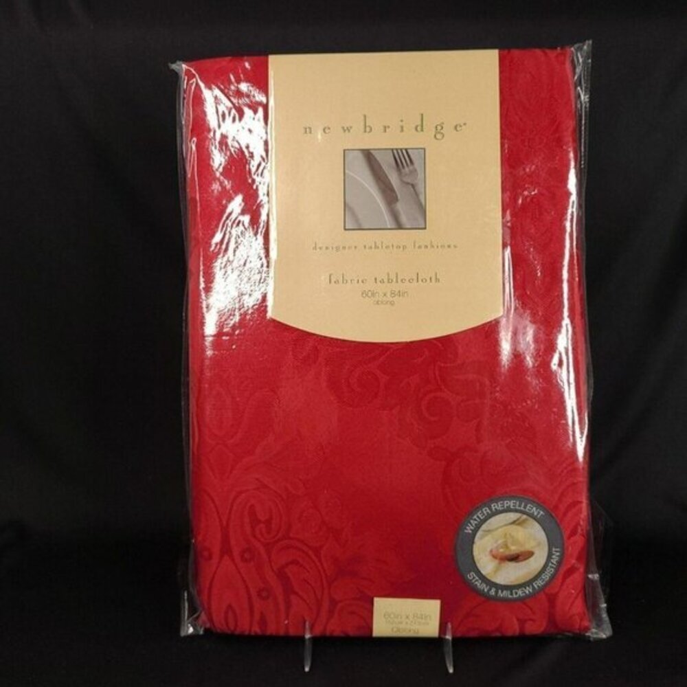 Newbridge Damask Red Tablecloth‎ Water Repellent 60 x 84 Oblong Christmas New
